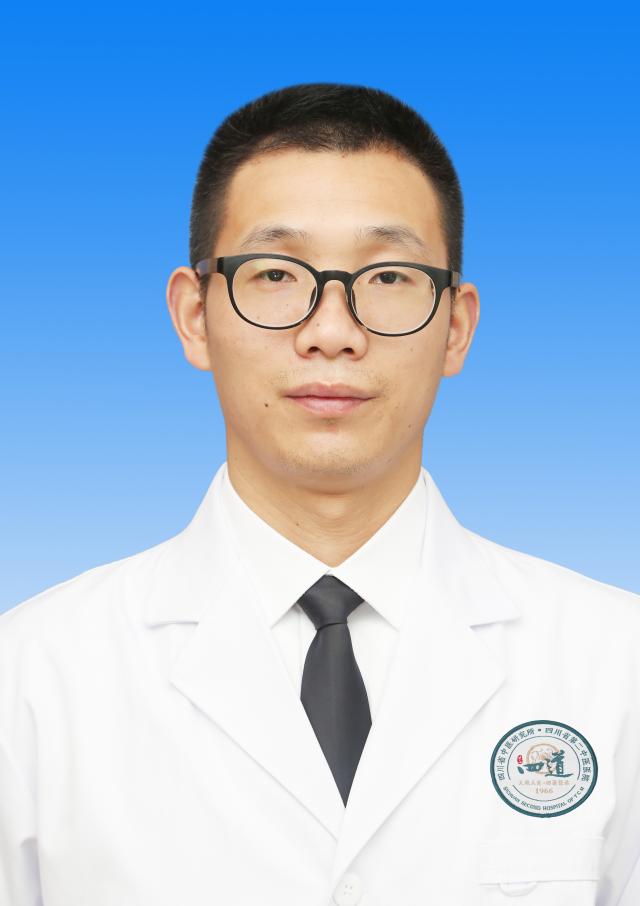 石江龙医生头像