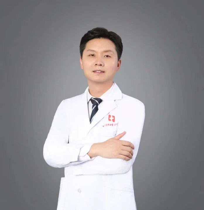 龙鑫医生头像